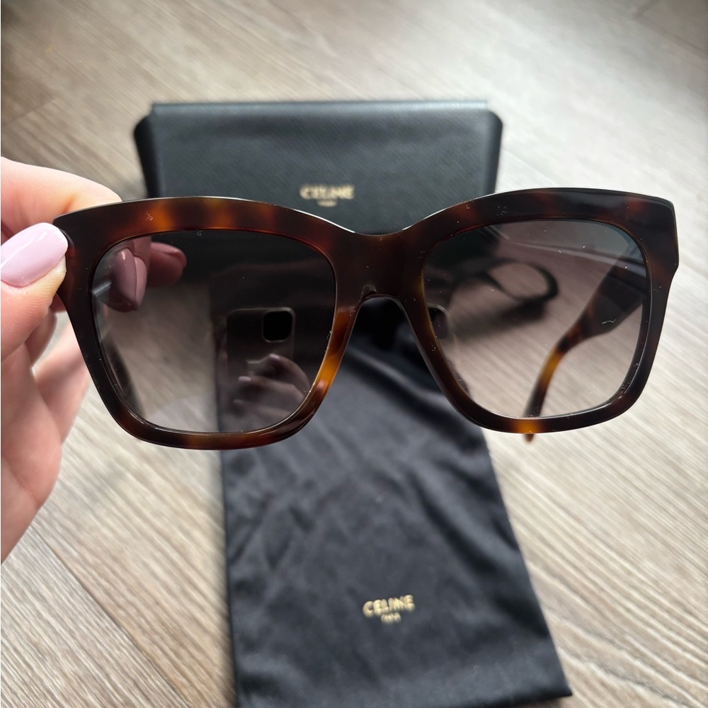 Celine Triomphe Tortoise Shell Sunglasses - Picture 3 of 7